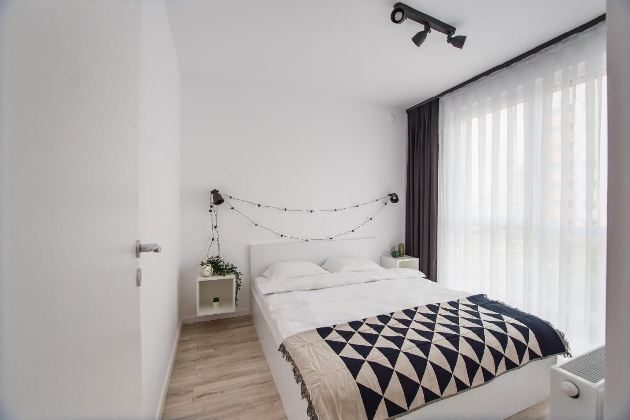 Trendy Apartment Near City Center Oradea Ngoại thất bức ảnh