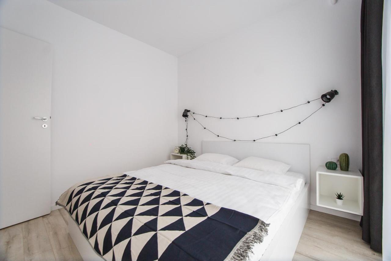 Trendy Apartment Near City Center Oradea Ngoại thất bức ảnh