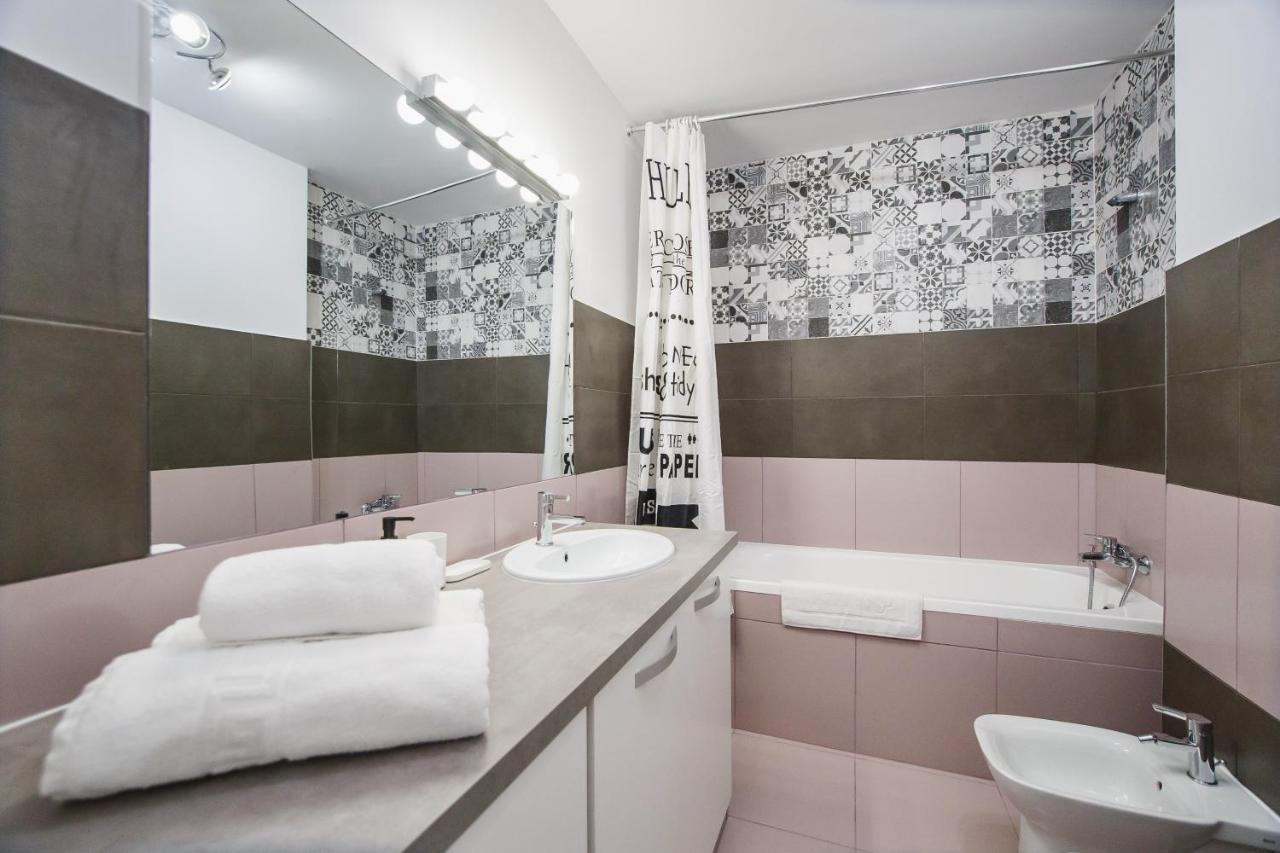 Trendy Apartment Near City Center Oradea Ngoại thất bức ảnh